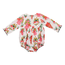 Load image into Gallery viewer, Pink Chicken Holly Bells Hermione Bubble
