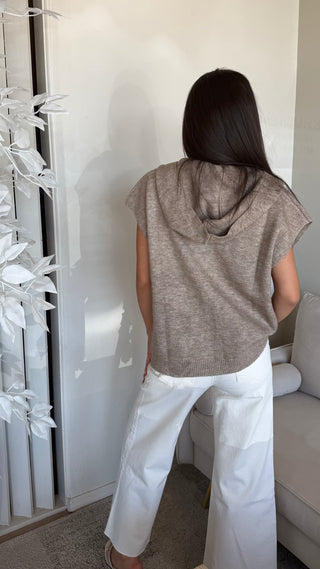 HOODIE SWEATER VEST